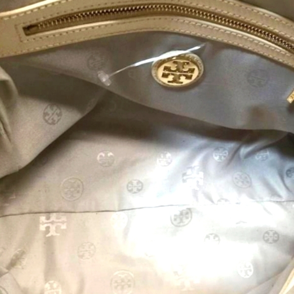 Tory Burch Robinson Perforated Middy Satchel - Picture 11 of 12